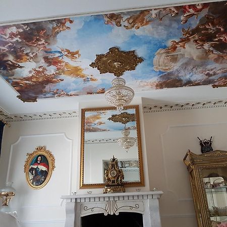 尼亚·蒙达尼亚Royal House公寓 外观 照片