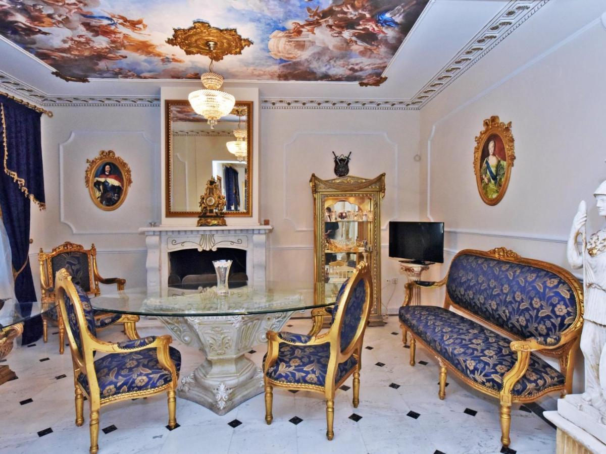 尼亚·蒙达尼亚Royal House公寓 外观 照片