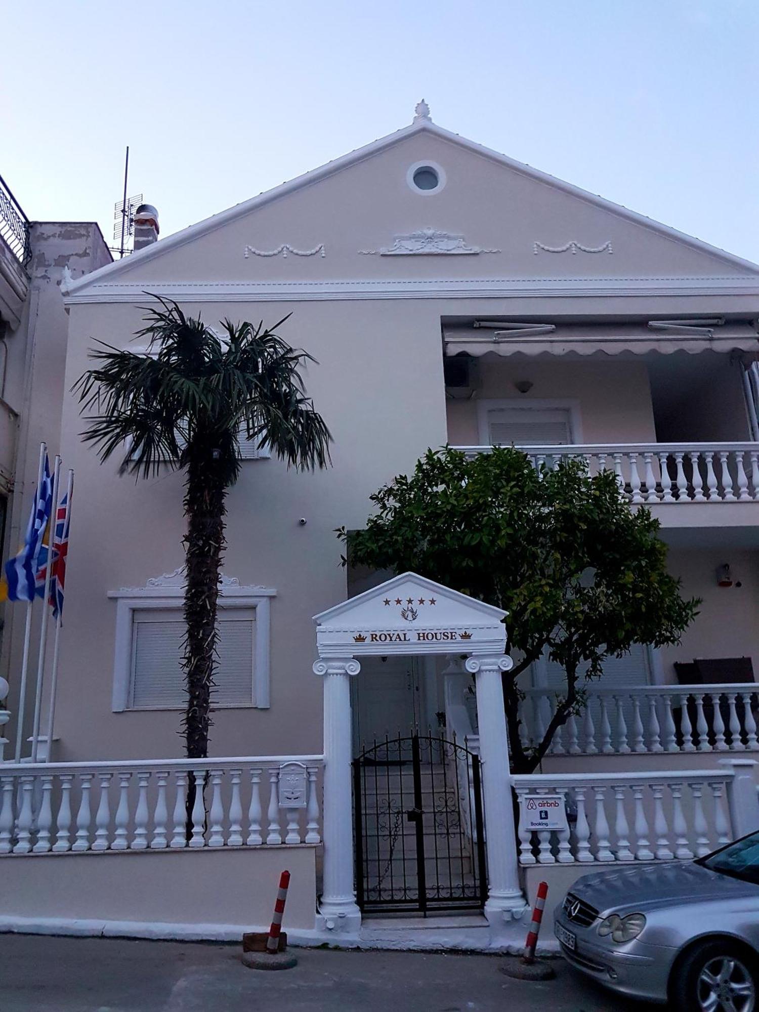 尼亚·蒙达尼亚Royal House公寓 外观 照片