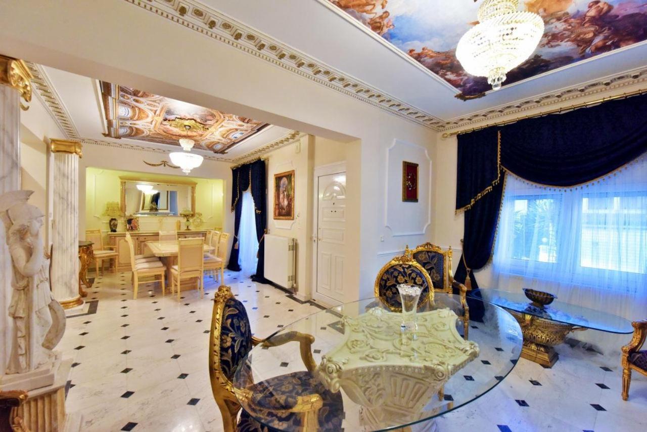 尼亚·蒙达尼亚Royal House公寓 外观 照片